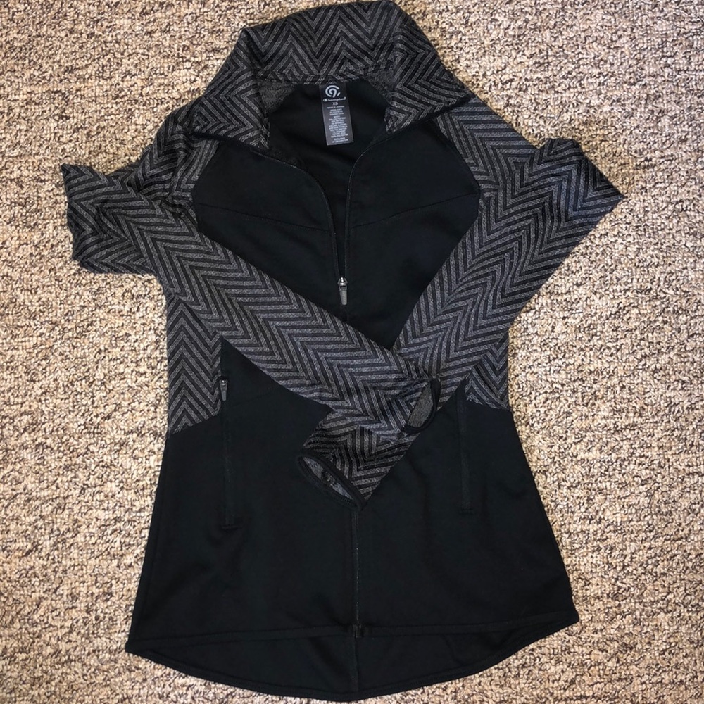 Black and gray workout jacket